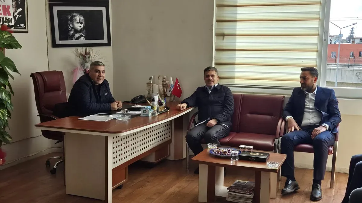 AK Parti Adana Milletvekili Aytek Minibüsçülerle Buluştu: Adana Ulaşımına Destek Sözü AK Parti Adana Milletvekili Aytek Minibüsçülerle Buluştu: Adana Ulaşımına Destek Sözü