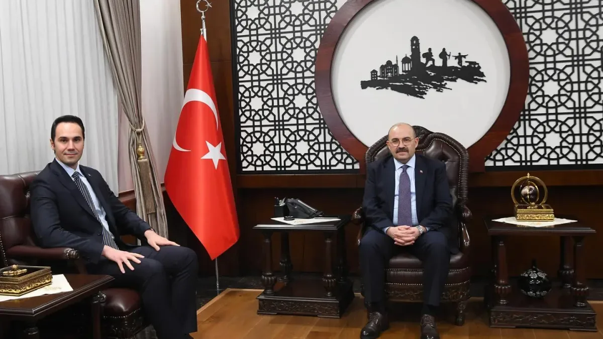 Doğru Yol Partisi Genel Başkanı Cenk Küpeli, Balıkesir Valisi İsmail Ustaoğlu'nu Ziyaret Etti Doğru Yol Partisi Genel Başkanı Cenk Küpeli, Balıkesir Valisi İsmail Ustaoğlu'nu Ziyaret Etti