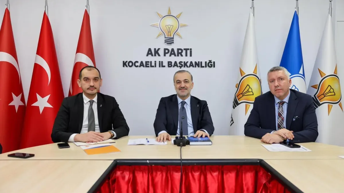 AK Parti Kocaeli Gençlik Kollanı'nda Anakademe Toplantısı Gerçekleştirildi AK Parti Kocaeli Gençlik Kollanı'nda Anakademe Toplantısı Gerçekleştirildi
