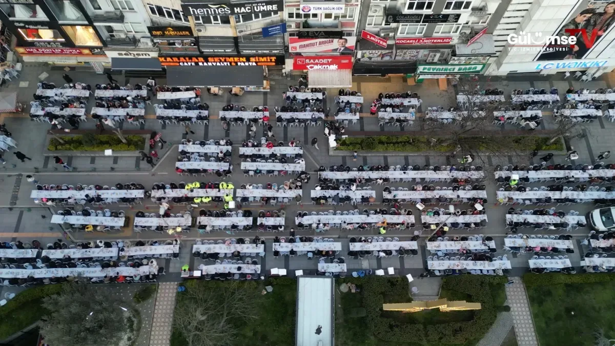 İzmit'te Geleneksel Halk İftarı: Başkan Hürriyet 17 Mart'ta Tüm Vatandaşları Sofraya Davet Ediyor İzmit'te Geleneksel Halk İftarı: Başkan Hürriyet 17 Mart'ta Tüm Vatandaşları Sofraya Davet Ediyor