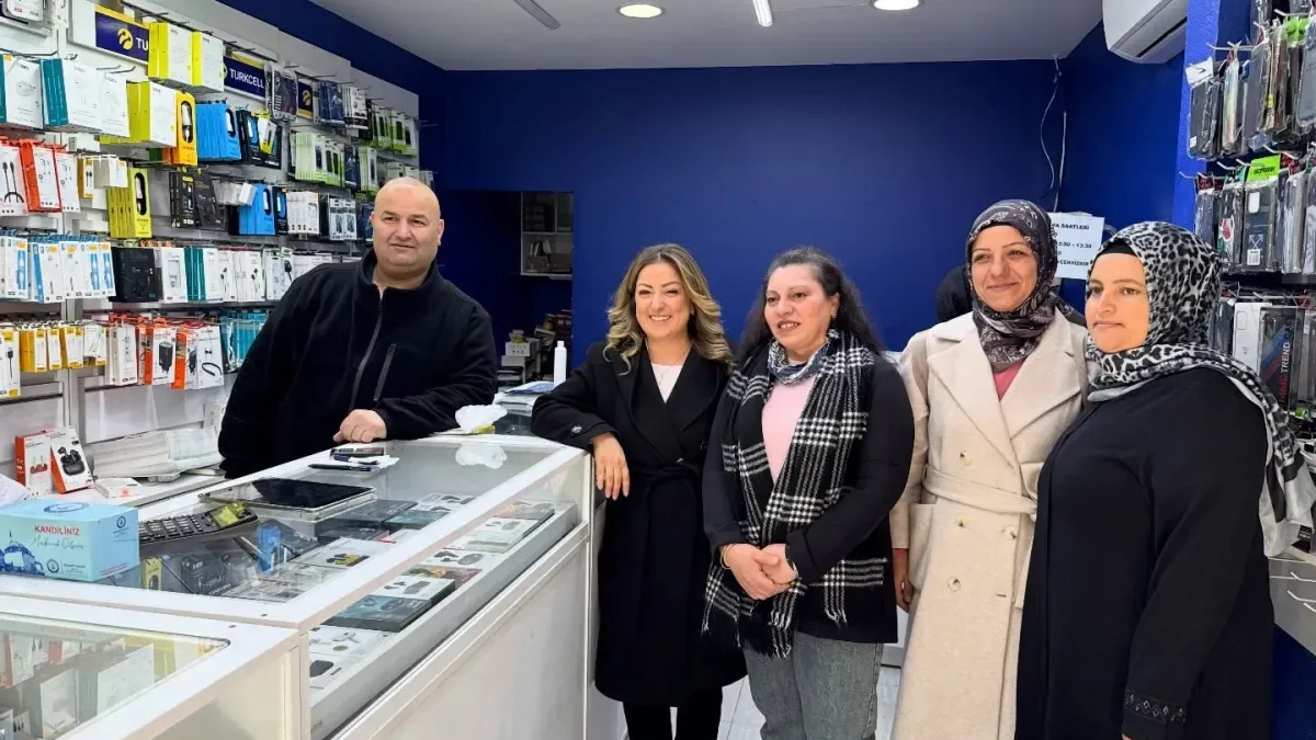 AKP Yalova Kadın Kolları Başkanı Selihan Dicle'den Kadir Gecesi Mesajı ve Esnaf Ziyareti AKP Yalova Kadın Kolları Başkanı Selihan Dicle'den Kadir Gecesi Mesajı ve Esnaf Ziyareti
