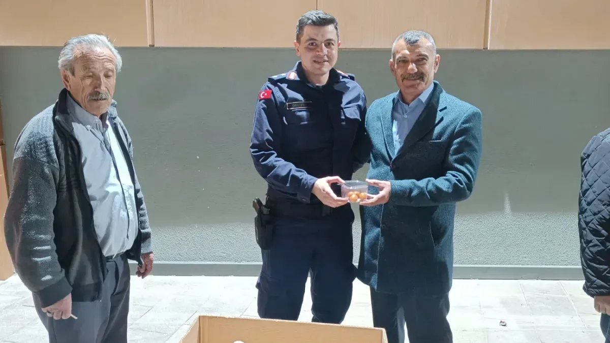 Evren MHP İlçe Başkanlığı, Kadir Gecesi'nde Lokma İkramında Bulundu Evren MHP İlçe Başkanlığı, Kadir Gecesi'nde Lokma İkramında Bulundu