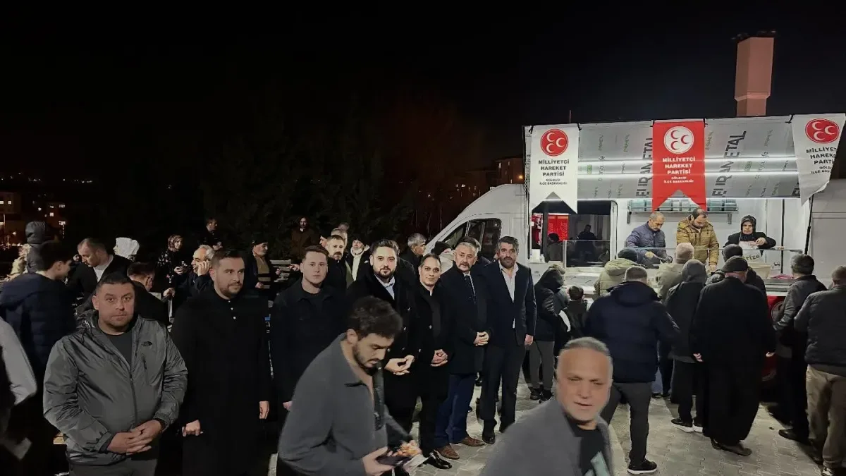 Gölbaşı MHP'den Kadir Gecesi Dayanışması: Toki Mahallesi'nde Lokma İkramı Gölbaşı MHP'den Kadir Gecesi Dayanışması: Toki Mahallesi'nde Lokma İkramı