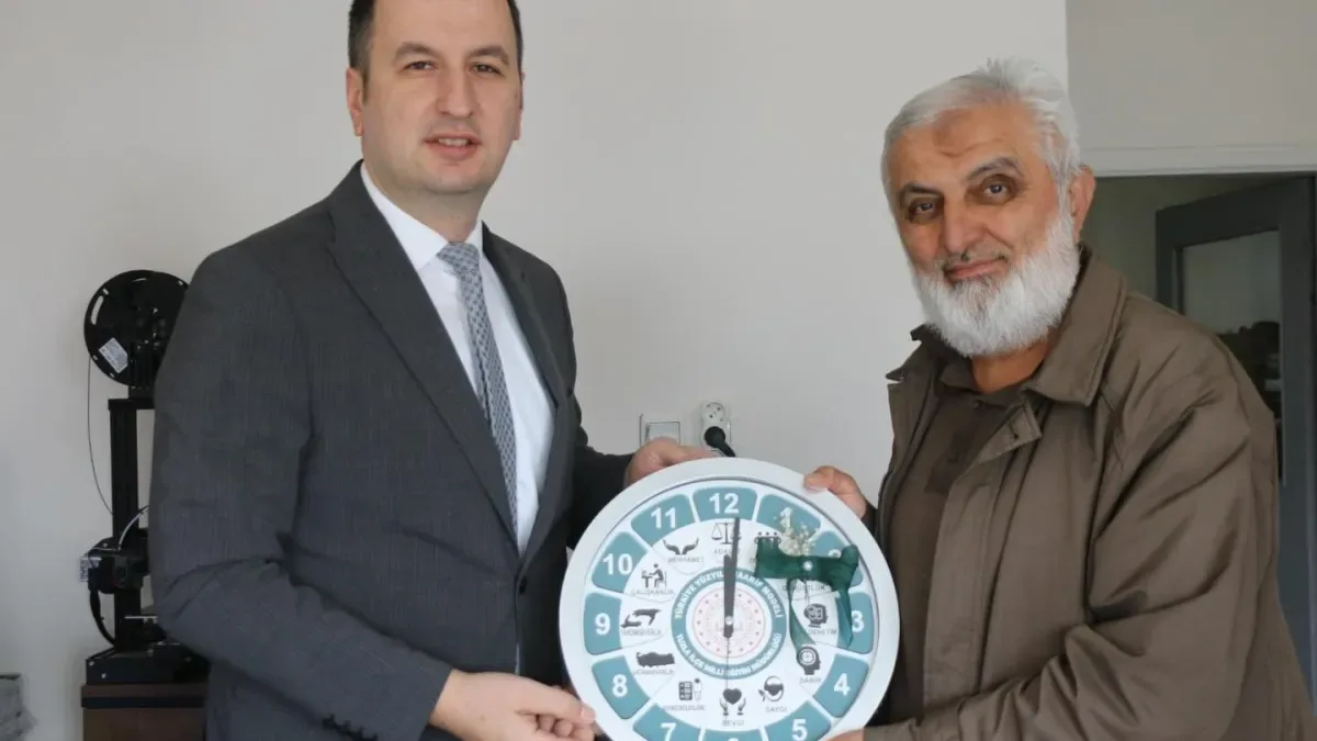 Tuzla İlçe Milli Eğitim'den Emekli Öğretmen Mustafa Toprakcı'ya Bayram Ziyareti Tuzla İlçe Milli Eğitim'den Emekli Öğretmen Mustafa Toprakcı'ya Bayram Ziyareti
