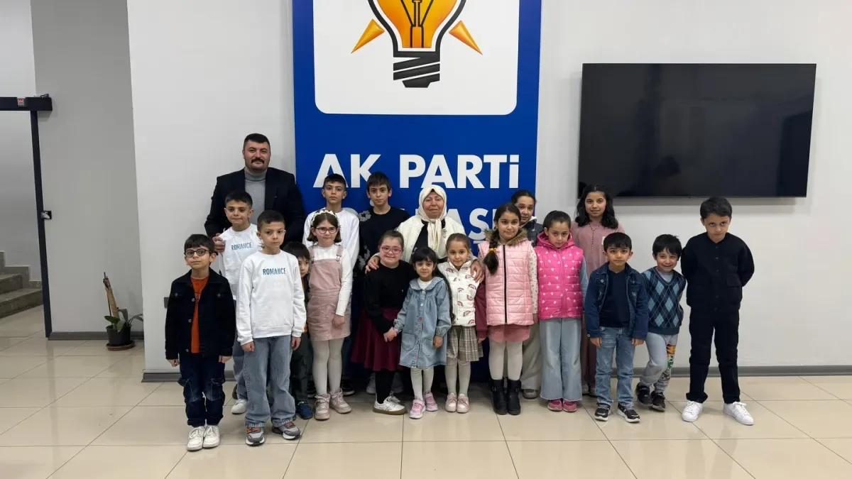 Gölbaşı AK Parti İlçe Başkanlığı, "Çocuk Gülerse Dünya Güler" İftar Programına Katıldı Gölbaşı AK Parti İlçe Başkanlığı, "Çocuk Gülerse Dünya Güler" İftar Programına Katıldı