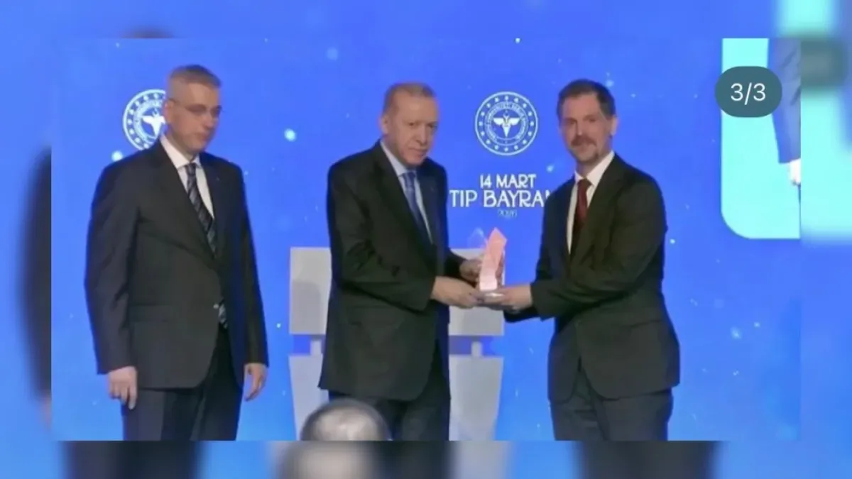 Prof. Dr. Kartal Emre Aslanger, Cumhurbaşkanı'ndan Şerefettin Sabuncuoğlu Ödülü'nü Aldı Prof. Dr. Kartal Emre Aslanger, Cumhurbaşkanı'ndan Şerefettin Sabuncuoğlu Ödülü'nü Aldı