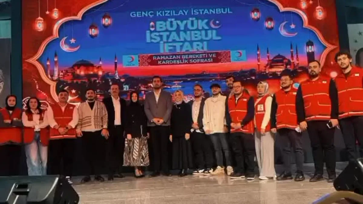 Genç Kızılay Bağcılar'dan Ramazan'da İstanbul'da Anlamlı Aile Buluşması Genç Kızılay Bağcılar'dan Ramazan'da İstanbul'da Anlamlı Aile Buluşması