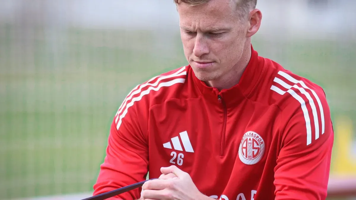 Bitexen Antalyaspor, Rams Başakşehir Maçı Hazırlıklarına Akşam Antrenmanıyla Devam Etti Bitexen Antalyaspor, Rams Başakşehir Maçı Hazırlıklarına Akşam Antrenmanıyla Devam Etti