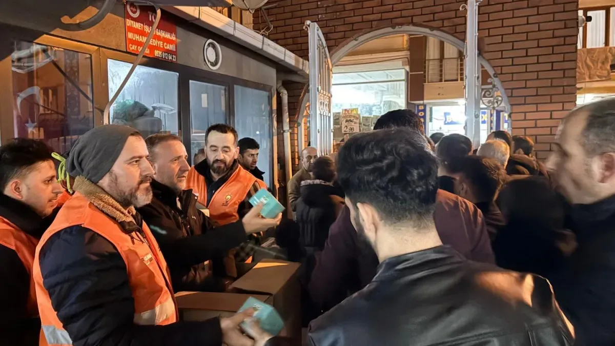 Bahçelievler'de Kadir Gecesi Coşkusu: AK Parti İlçe Başkanlığı Komşularla Buluştu Bahçelievler'de Kadir Gecesi Coşkusu: AK Parti İlçe Başkanlığı Komşularla Buluştu