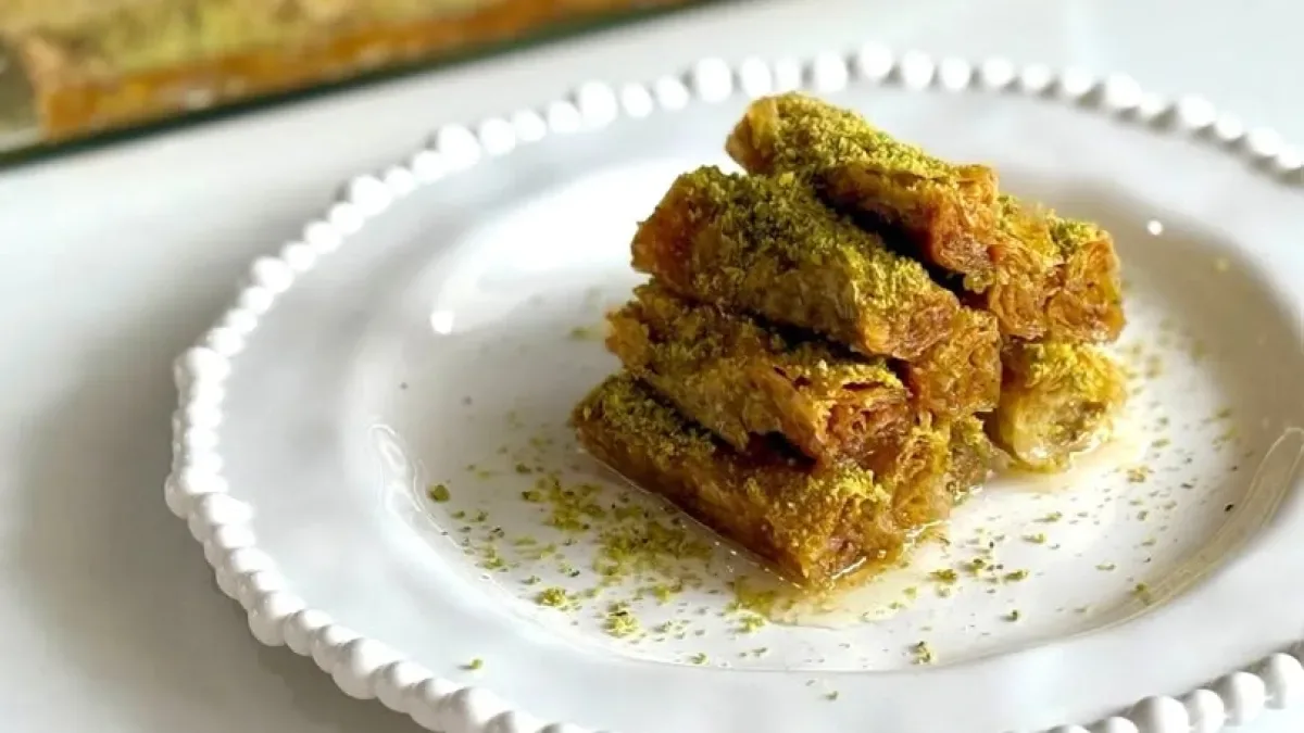 Hazır Baklavalık Yufkadan 20 Pratik Tatlı: Bayram Sofralarını Şenlendirecek Tarifler Hazır Baklavalık Yufkadan 20 Pratik Tatlı: Bayram Sofralarını Şenlendirecek Tarifler