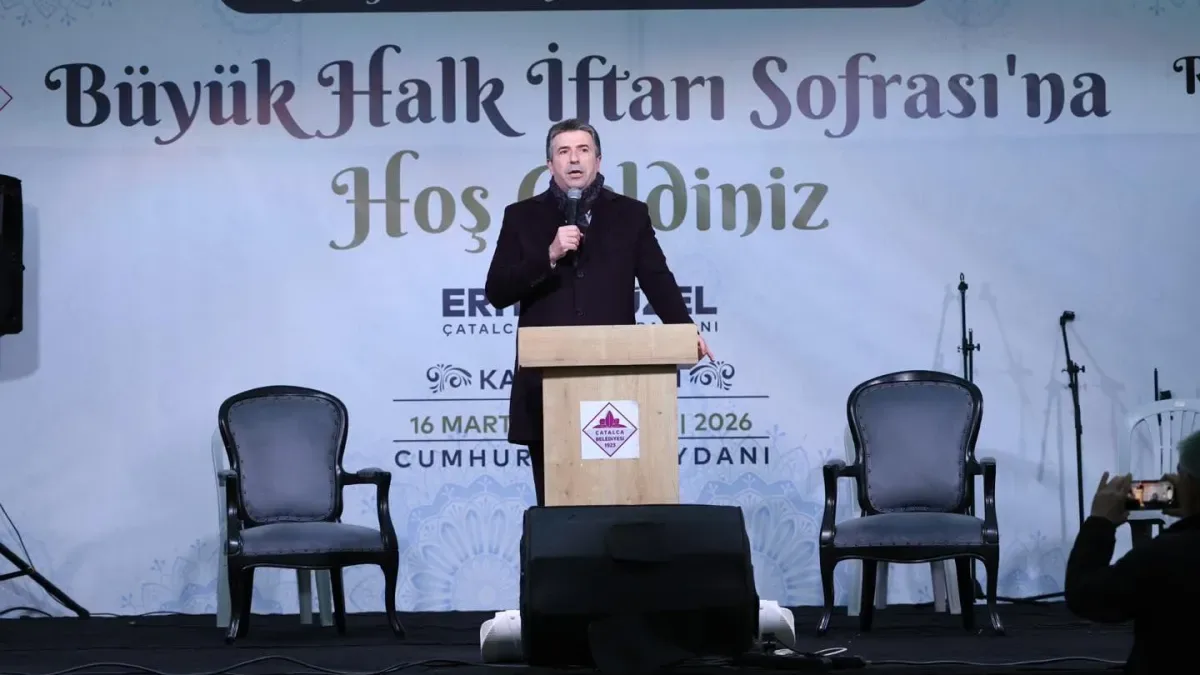 Çatalca'da Kadir Gecesi Buluşması: Başkan Erhan Güzel Halk İftarında Hemşehrileriyle Bir Arada Çatalca'da Kadir Gecesi Buluşması: Başkan Erhan Güzel Halk İftarında Hemşehrileriyle Bir Arada