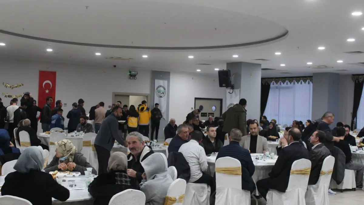 Bursa Keles'te Ramazan İftarında Kaymakam ve Belediye Başkanı Vatandaşlarla Buluştu Bursa Keles'te Ramazan İftarında Kaymakam ve Belediye Başkanı Vatandaşlarla Buluştu