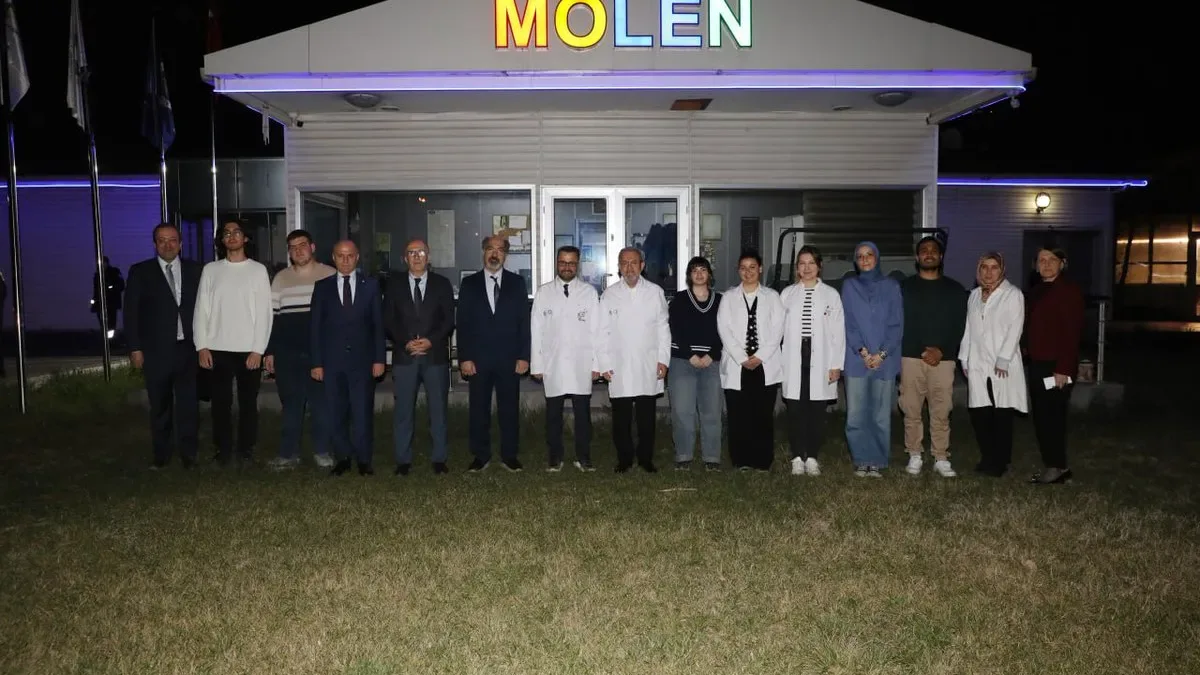 Prof. Dr. Ümit Toprak'ın Moleküler Entomoloji Laboratuvarı, Cumhurbaşkanlığı Kurulu Üyesi Necdet Ünüvar Tarafından Ziyaret Edildi Prof. Dr. Ümit Toprak'ın Moleküler Entomoloji Laboratuvarı, Cumhurbaşkanlığı Kurulu Üyesi Necdet Ünüvar Tarafından Ziyaret Edildi