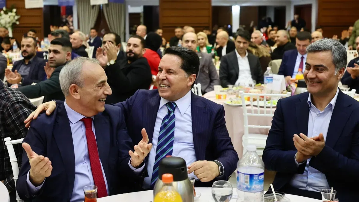 Küçükçekmece Belediye Başkanı Çebi, Van İftarında Hemşehrileriyle Buluştu Küçükçekmece Belediye Başkanı Çebi, Van İftarında Hemşehrileriyle Buluştu
