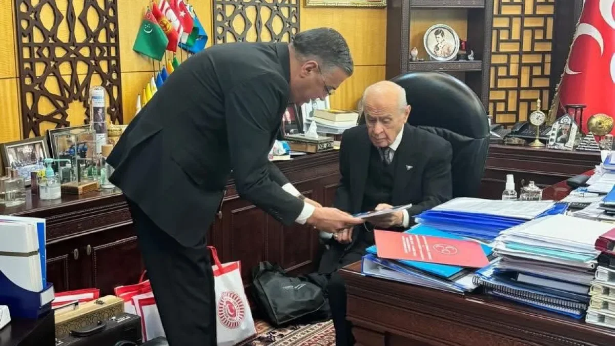MHP Ankara İl Başkanı Doğan, Kadir Gecesi'nde Devlet Bahçeli'yi Ziyaret Etti MHP Ankara İl Başkanı Doğan, Kadir Gecesi'nde Devlet Bahçeli'yi Ziyaret Etti