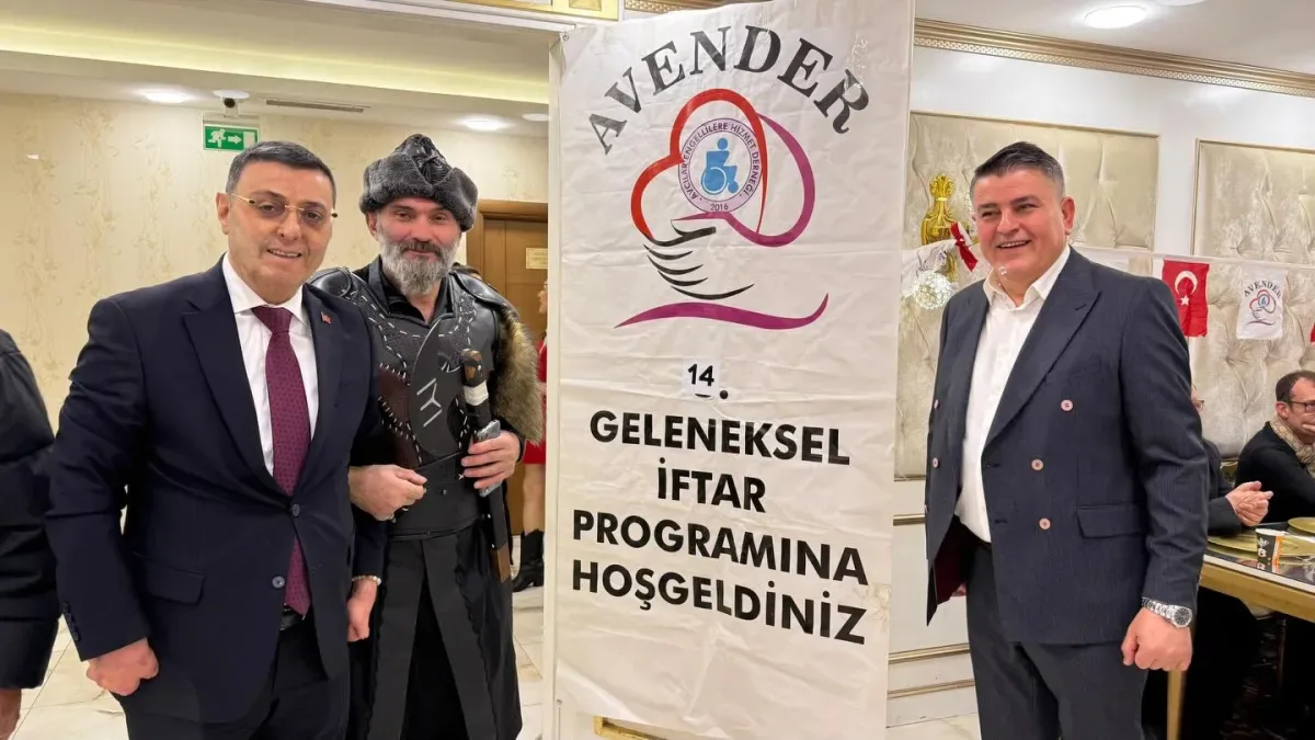 Serkan Bayram Avcılar'da Engelliler Derneği İftarında Ailelerle Buluştu Serkan Bayram Avcılar'da Engelliler Derneği İftarında Ailelerle Buluştu