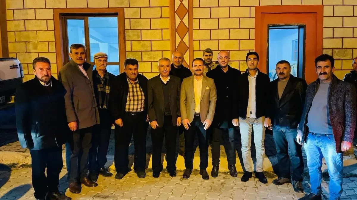 Osmansin'de Ramazan Bereketi: Çamlıdere Belediyesi Hemşehrileriyle İftar Sofrasında Buluştu Osmansin'de Ramazan Bereketi: Çamlıdere Belediyesi Hemşehrileriyle İftar Sofrasında Buluştu