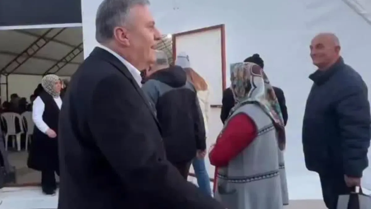 Çubuk Belediyesi İftar Çadırında Ramazan Coşkusu: Başkan Demirbaş Vatandaşlarla Bir Araya Geldi Çubuk Belediyesi İftar Çadırında Ramazan Coşkusu: Başkan Demirbaş Vatandaşlarla Bir Araya Geldi