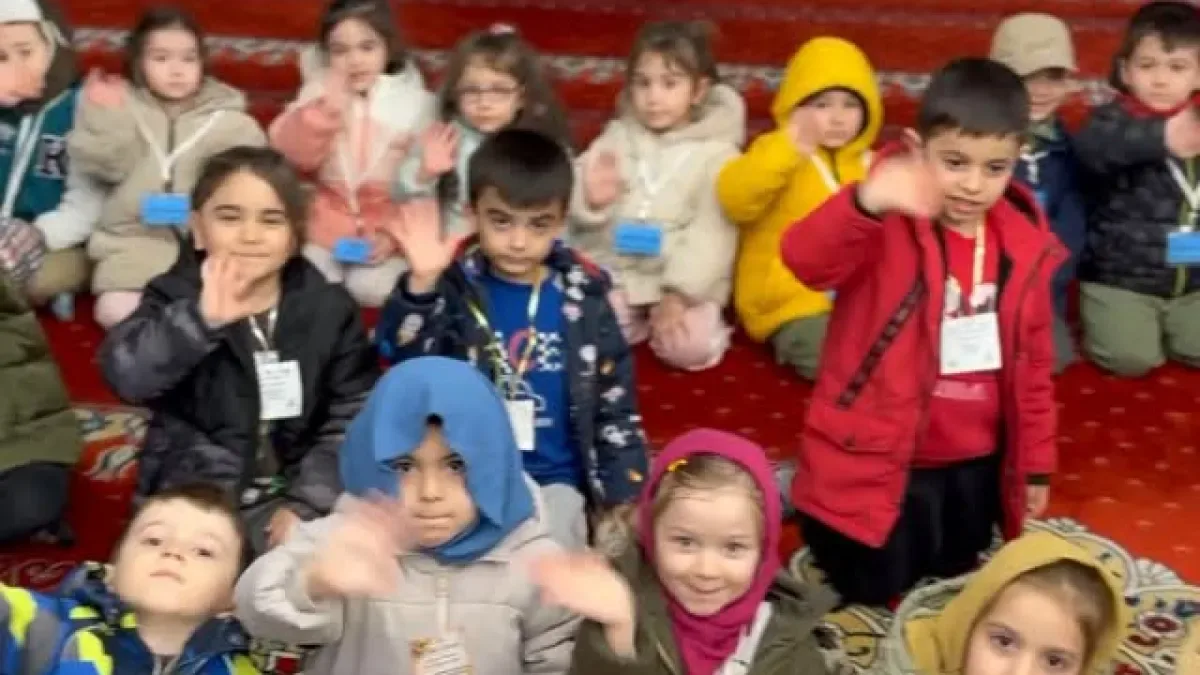 Sultanbeyli'de Minik Kalpler Ramazan'ın Huzurunu Camide Yaşadı Sultanbeyli'de Minik Kalpler Ramazan'ın Huzurunu Camide Yaşadı