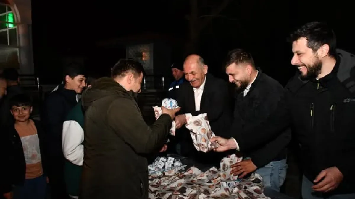 Kalecik Belediyesi Kadir Gecesi'nde Hemşehrileriyle Buluştu Kalecik Belediyesi Kadir Gecesi'nde Hemşehrileriyle Buluştu