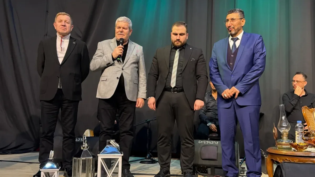 Bandırma'da Kadir Gecesi Coşkusu: Barış Manço Kültür Merkezi'nde Manevi Buluşma Bandırma'da Kadir Gecesi Coşkusu: Barış Manço Kültür Merkezi'nde Manevi Buluşma