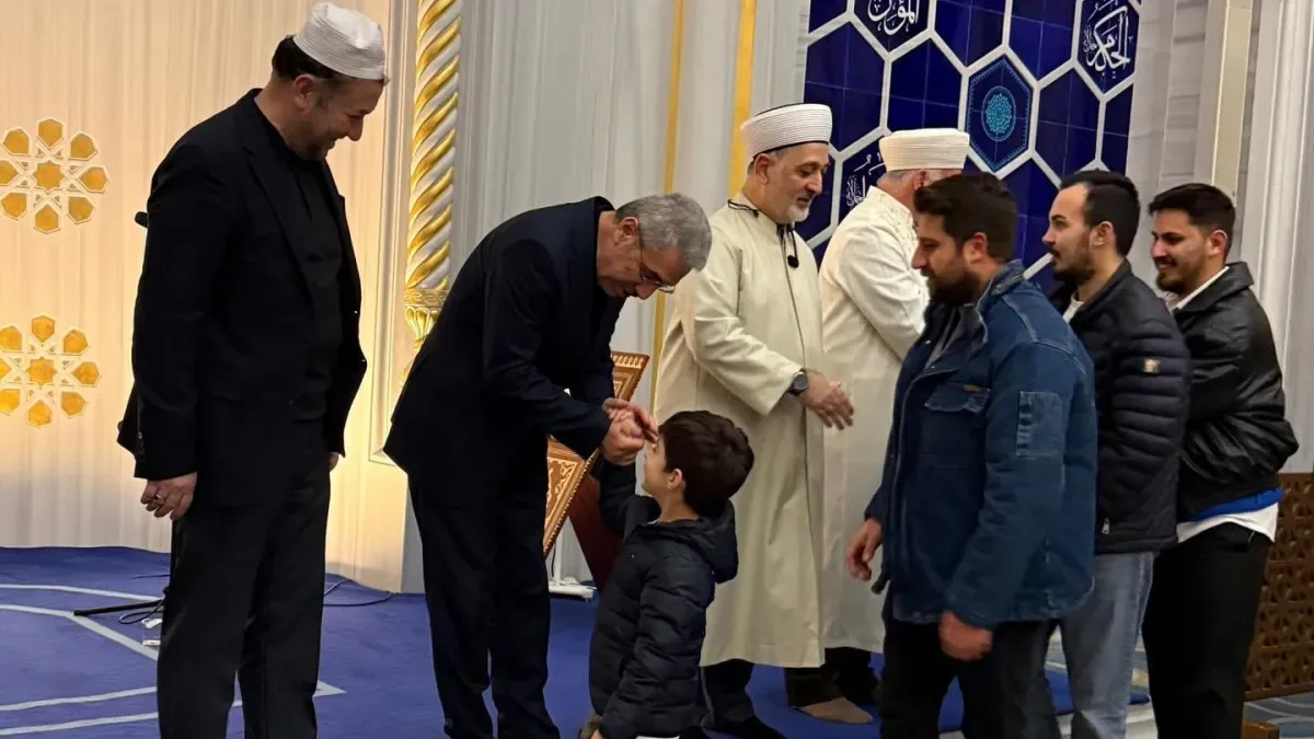 Kadir Gecesi'nde Üsküdar'da Kaymakam Yazıcı ve Müftü Kapancı Vatandaşlarla Buluştu Kadir Gecesi'nde Üsküdar'da Kaymakam Yazıcı ve Müftü Kapancı Vatandaşlarla Buluştu