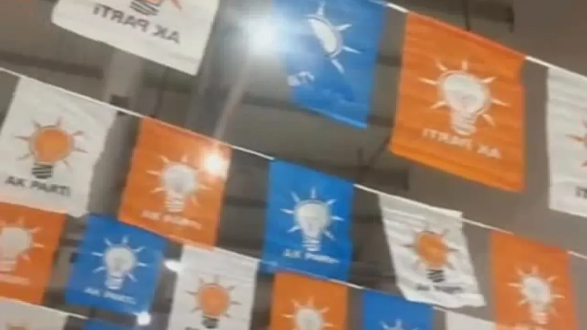 AK Parti Kadıköy Gençlik Kolları, Vefa İftarı İçin Salonu Bayraklarla Donattı AK Parti Kadıköy Gençlik Kolları, Vefa İftarı İçin Salonu Bayraklarla Donattı