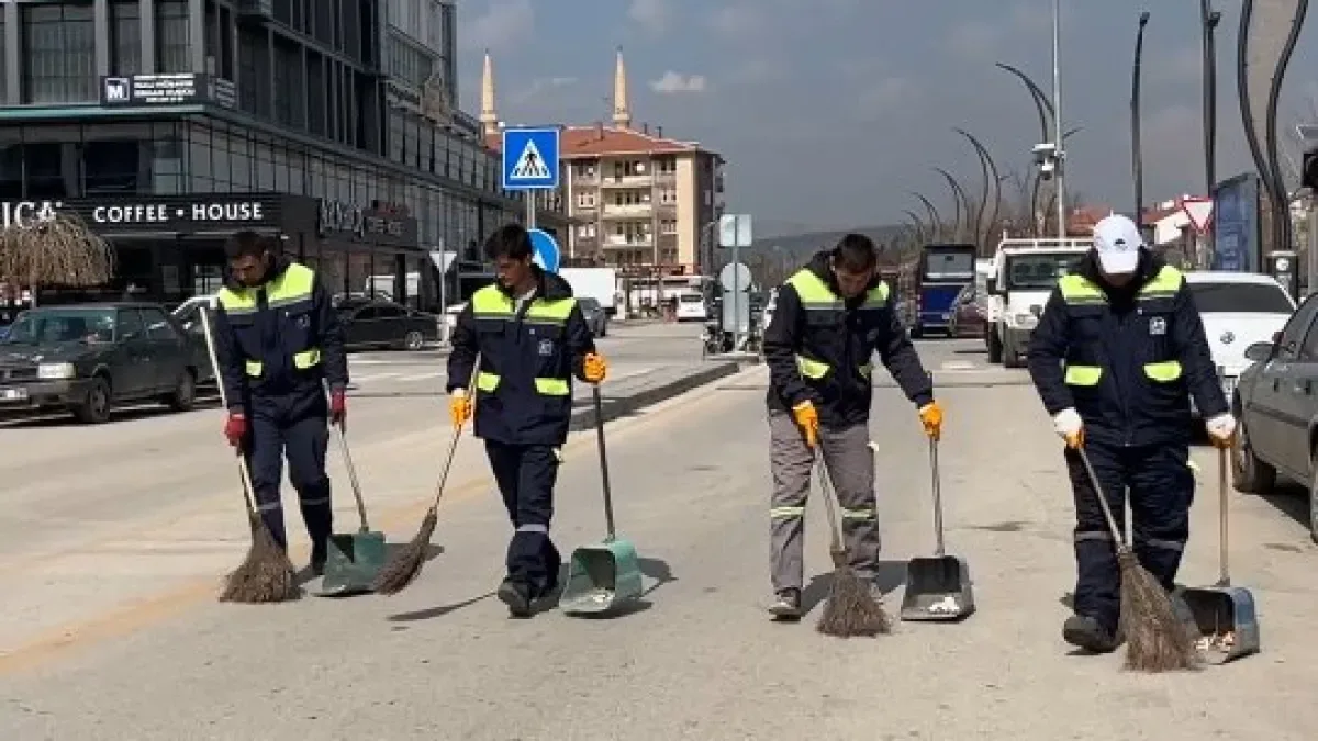 Çubuk Belediyesi Ramazan Bayramı Öncesinde İlçe Genelinde Temizlik Çalışmalarına Hız Verdi Çubuk Belediyesi Ramazan Bayramı Öncesinde İlçe Genelinde Temizlik Çalışmalarına Hız Verdi