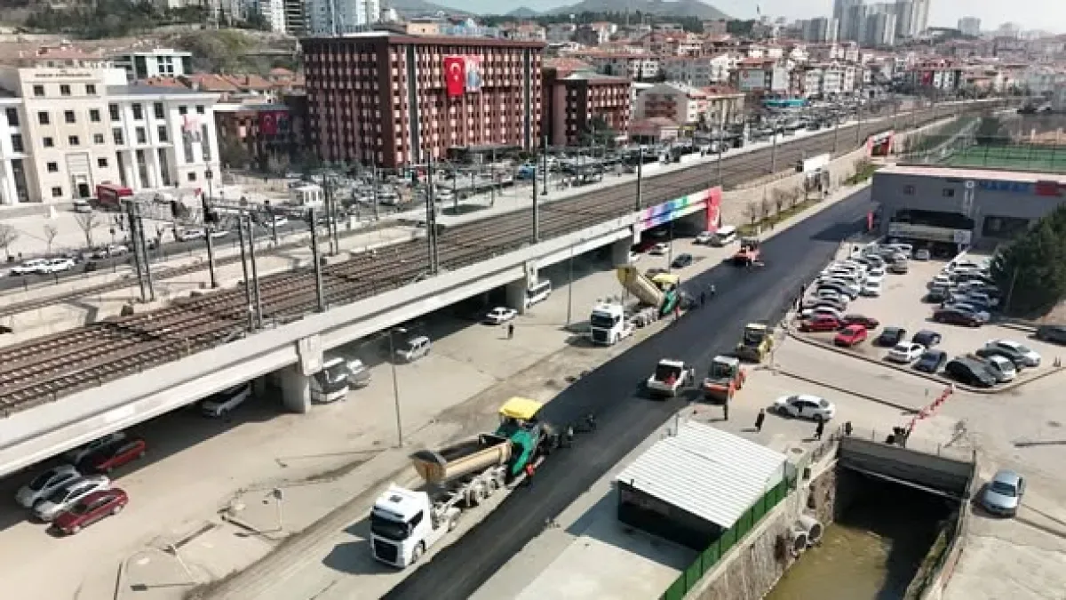 Ankara Mamak Misket Mahallesi'nde Asfalt Yenileme Çalışmaları Sürüyor Ankara Mamak Misket Mahallesi'nde Asfalt Yenileme Çalışmaları Sürüyor
