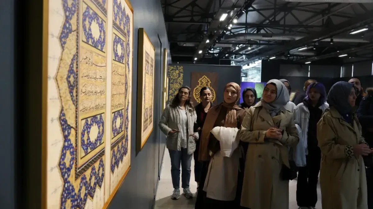 Beyaz Kalpler Öğrencileri, Mukaddes Emanetler Sergisi'nde Duygulu Anlar Yaşadı Beyaz Kalpler Öğrencileri, Mukaddes Emanetler Sergisi'nde Duygulu Anlar Yaşadı