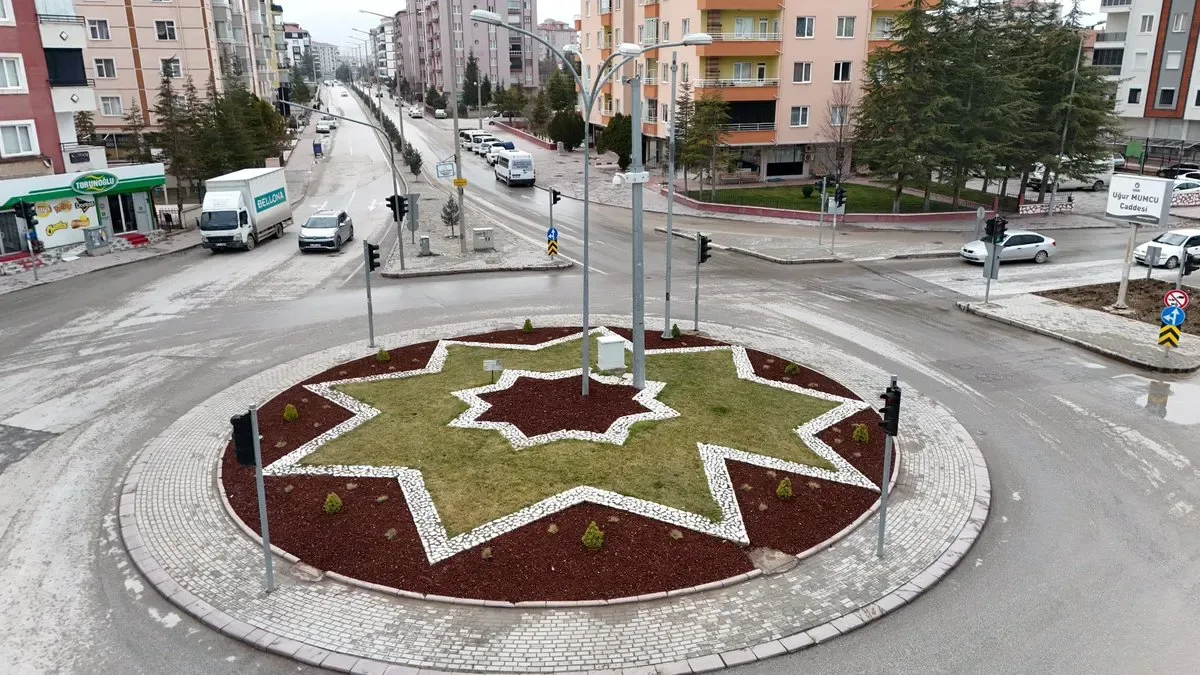 Ereğli'de Refüjler Yenilendi: Şehir Güzelleşiyor, Tasarruf Artıyor Ereğli'de Refüjler Yenilendi: Şehir Güzelleşiyor, Tasarruf Artıyor
