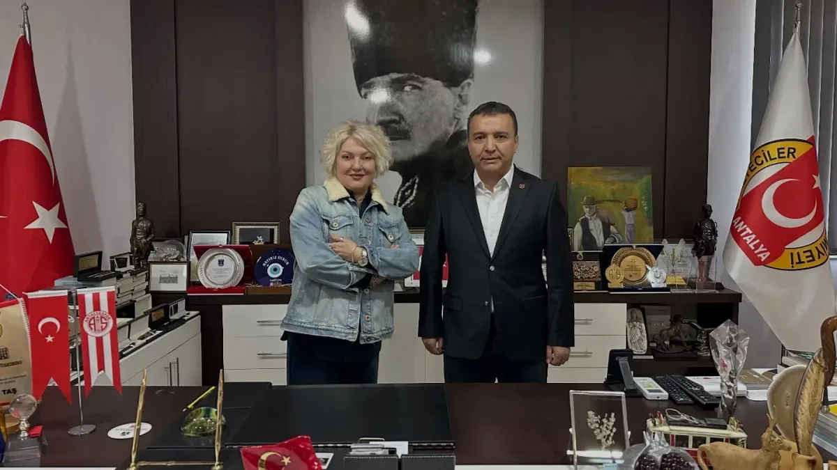 Antalya Gazeteciler Cemiyeti Başkanı Taş, Sektörün Geleceğini Turan ile Konuştu Antalya Gazeteciler Cemiyeti Başkanı Taş, Sektörün Geleceğini Turan ile Konuştu