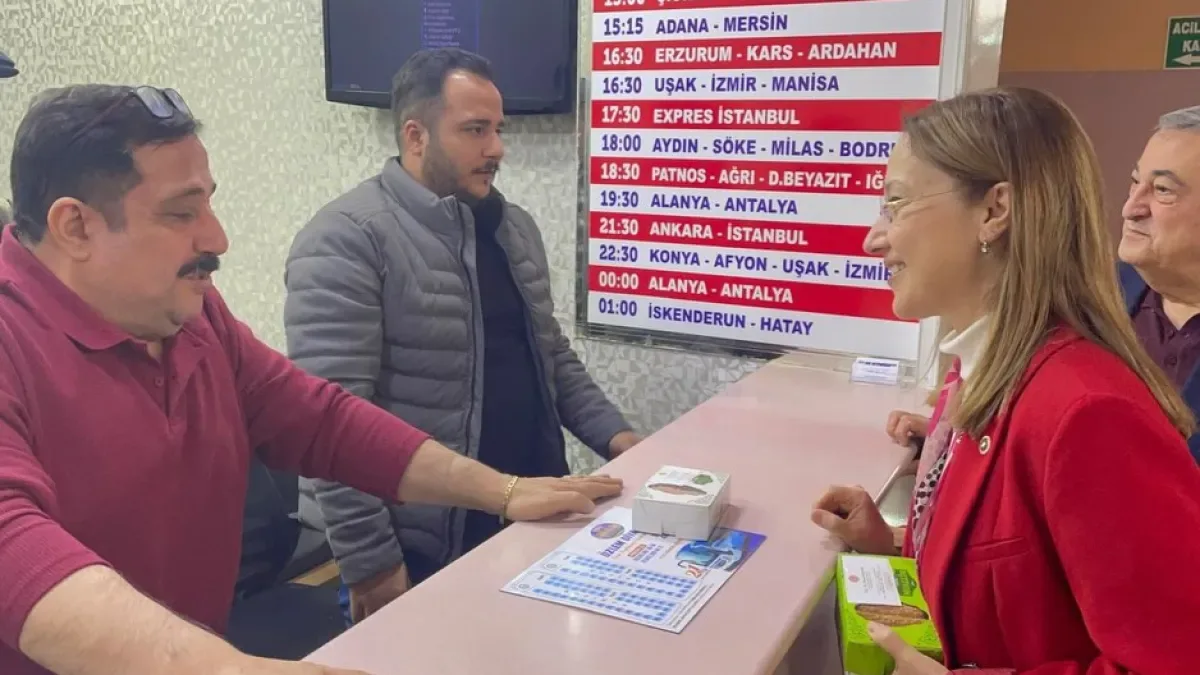 Gaziantep Milletvekili Derya Bakbak Otobüs Firmalarını Ziyaret Etti: Toplu Taşıma Sektörü Dinlendi Gaziantep Milletvekili Derya Bakbak Otobüs Firmalarını Ziyaret Etti: Toplu Taşıma Sektörü Dinlendi