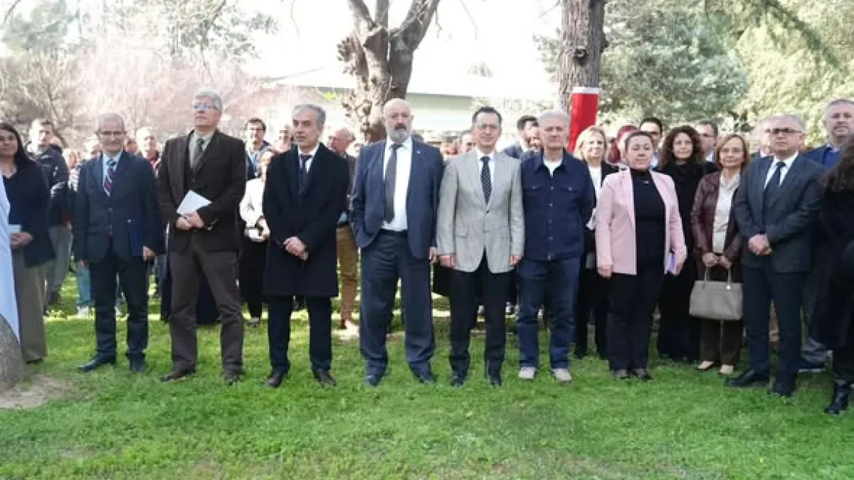 Ege Üniversitesi'nde Ramazan Bayramı Coşkusu: Rektör Alcı'dan Birlik Mesajı Ege Üniversitesi'nde Ramazan Bayramı Coşkusu: Rektör Alcı'dan Birlik Mesajı