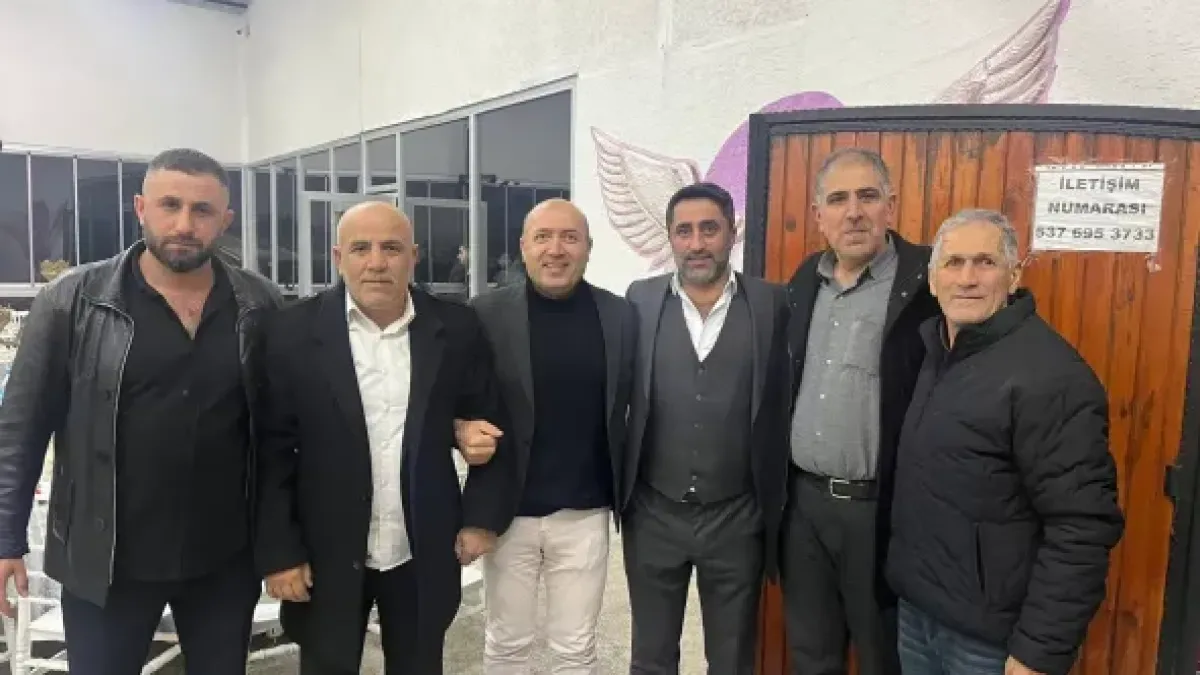 Yalova'da Aydın Ailesi, 2 Bin Kişiye İftar Sofrası Kurdu Yalova'da Aydın Ailesi, 2 Bin Kişiye İftar Sofrası Kurdu