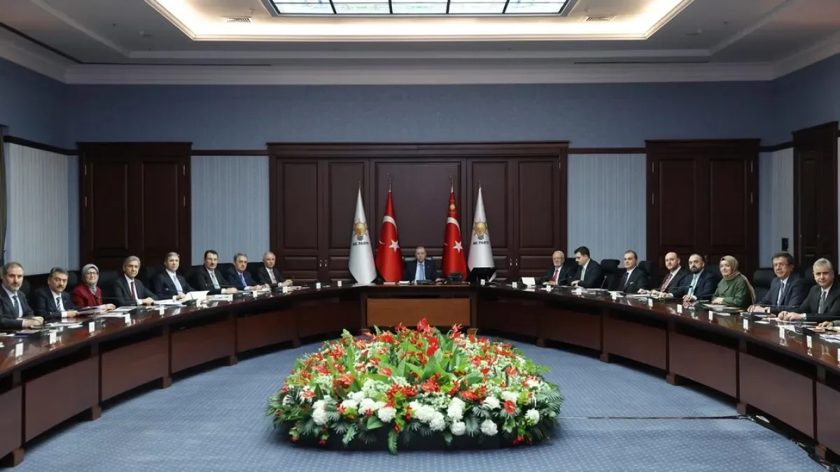 AK Parti MYK Toplantısı Başladı: Erdoğan Başkanlığında Kritik Görüşmeler AK Parti MYK Toplantısı Başladı: Erdoğan Başkanlığında Kritik Görüşmeler
