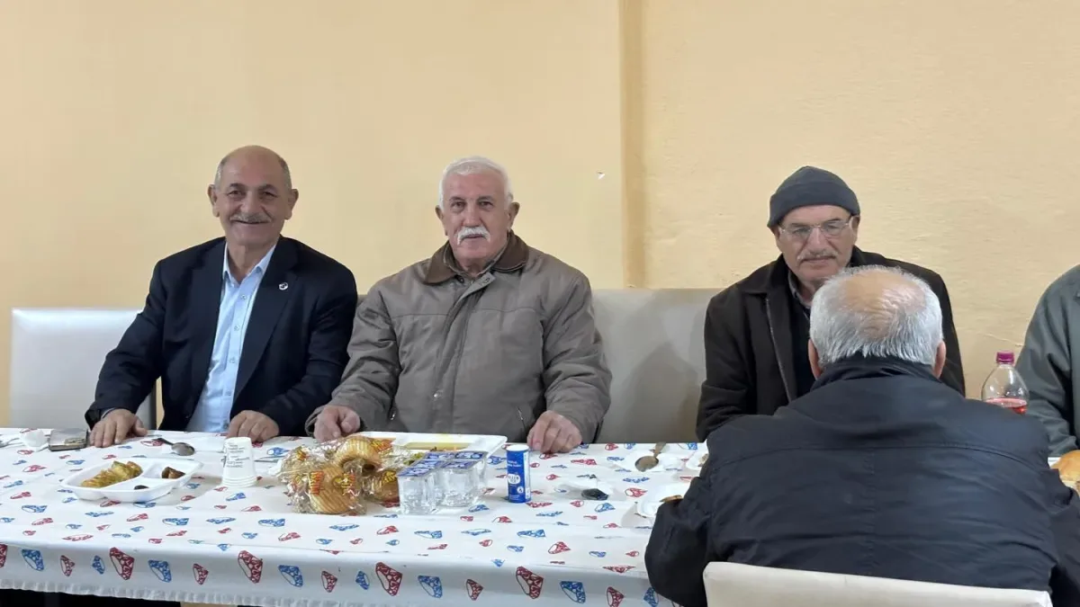 Kalecik Belediye Başkanı Yılanlı'da Hemşehrileriyle İftar Sofrasında Buluştu Kalecik Belediye Başkanı Yılanlı'da Hemşehrileriyle İftar Sofrasında Buluştu
