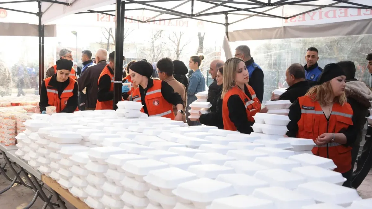 Polatlı Belediyesi, Ramazan Gönül Sofralarını İstiklal Mahallesi'nde Tamamladı Polatlı Belediyesi, Ramazan Gönül Sofralarını İstiklal Mahallesi'nde Tamamladı