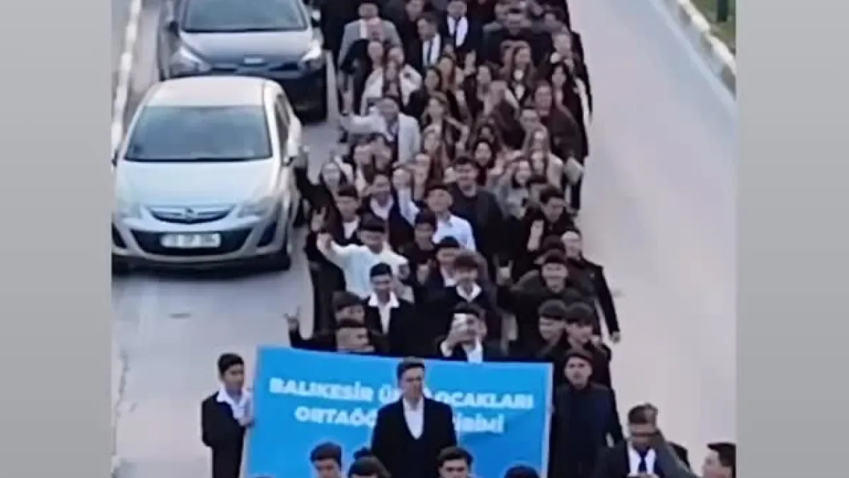 MHP Balıkesir Teşkilatı ve Hemşehriler İftar Sofrasında Buluştu MHP Balıkesir Teşkilatı ve Hemşehriler İftar Sofrasında Buluştu