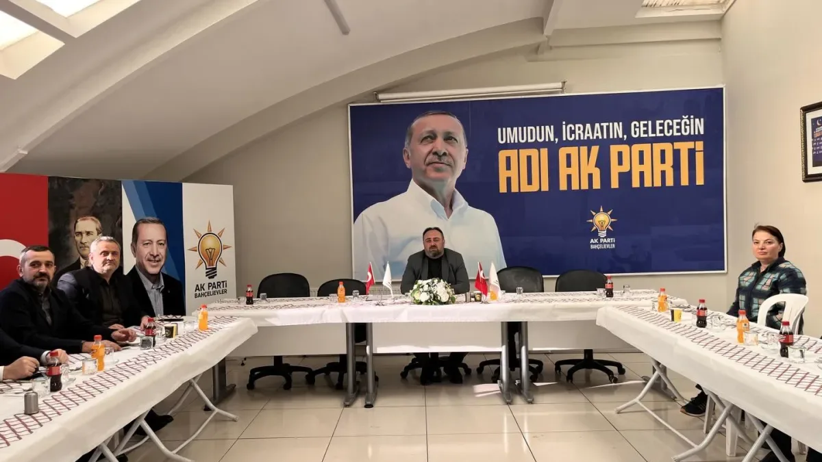 AK Parti Bahçelievler'de Yönetim Kurulu Toplantısı ve Ramazan İftarı Gerçekleştirildi AK Parti Bahçelievler'de Yönetim Kurulu Toplantısı ve Ramazan İftarı Gerçekleştirildi