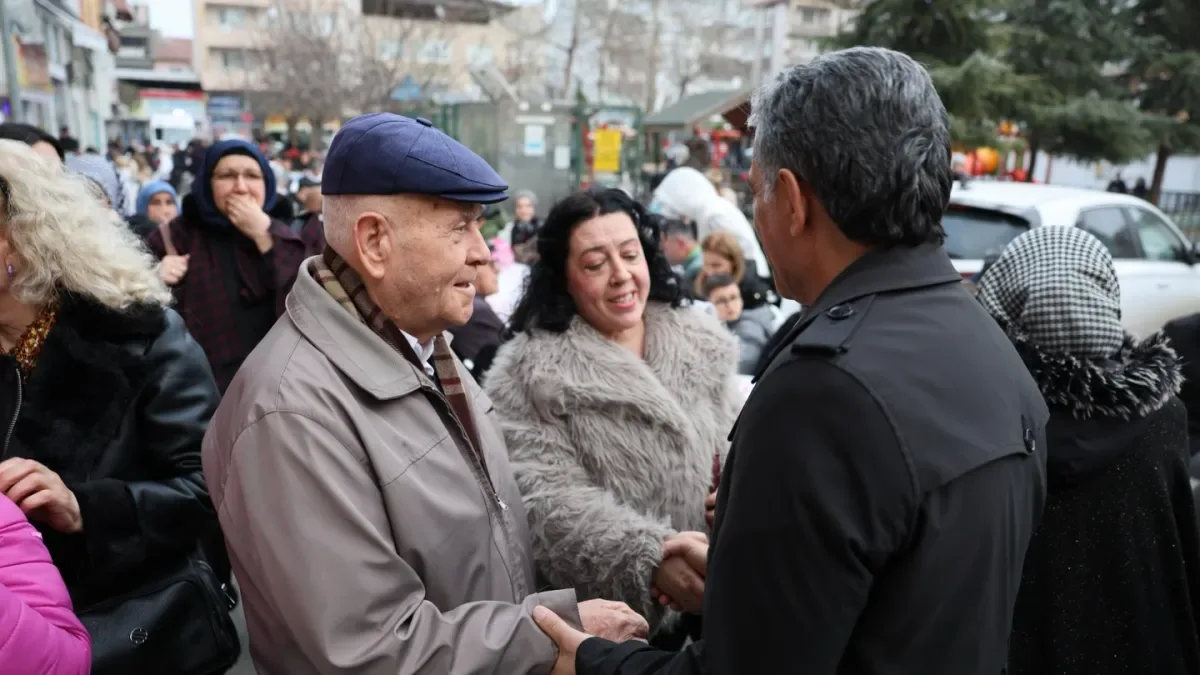 Gemlik Belediyesi, 500 Kişiyle Yunus Emre Parkı'nda Mahalle İftarında Buluştu Gemlik Belediyesi, 500 Kişiyle Yunus Emre Parkı'nda Mahalle İftarında Buluştu
