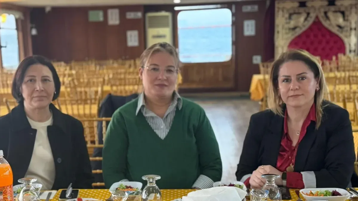 AK Parti Adalar İlçe Başkanı Sen'in İftarında Birlik Vurgusu AK Parti Adalar İlçe Başkanı Sen'in İftarında Birlik Vurgusu