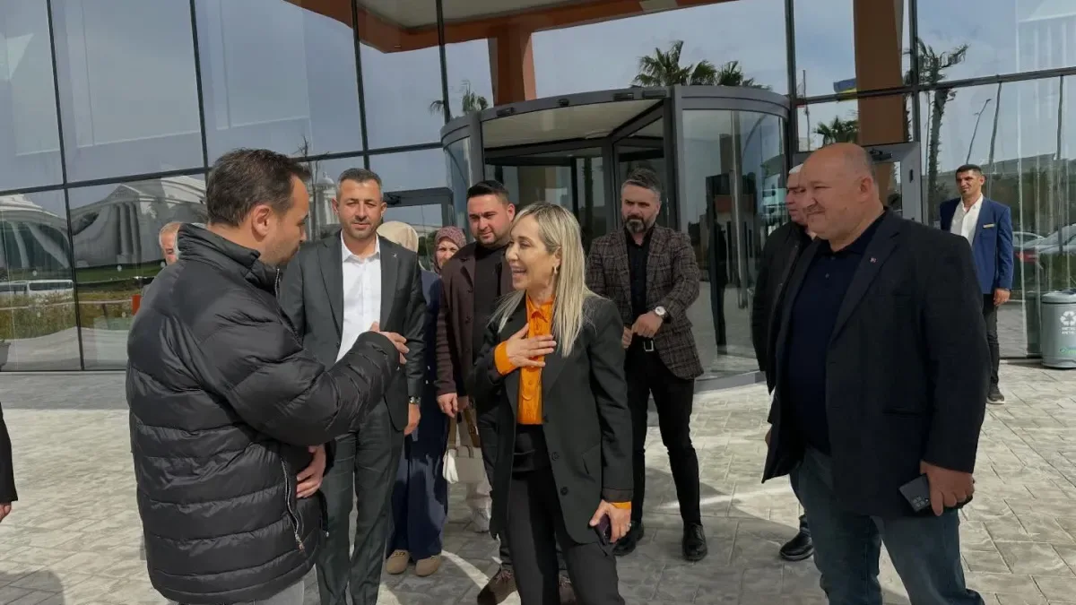 Serik Ak Parti'den İş İnsanı Cemal Yıldız'a Ziyaret: Ekonomiye Katkılar Görüşüldü Serik Ak Parti'den İş İnsanı Cemal Yıldız'a Ziyaret: Ekonomiye Katkılar Görüşüldü