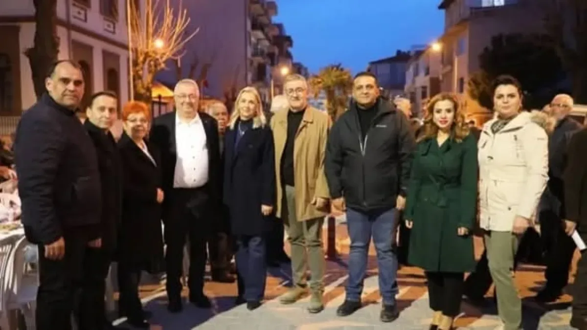 CHP Edremit'te Ramazan Sofrası Kurdu: Balıkesir'de Dayanışma Mesajı CHP Edremit'te Ramazan Sofrası Kurdu: Balıkesir'de Dayanışma Mesajı