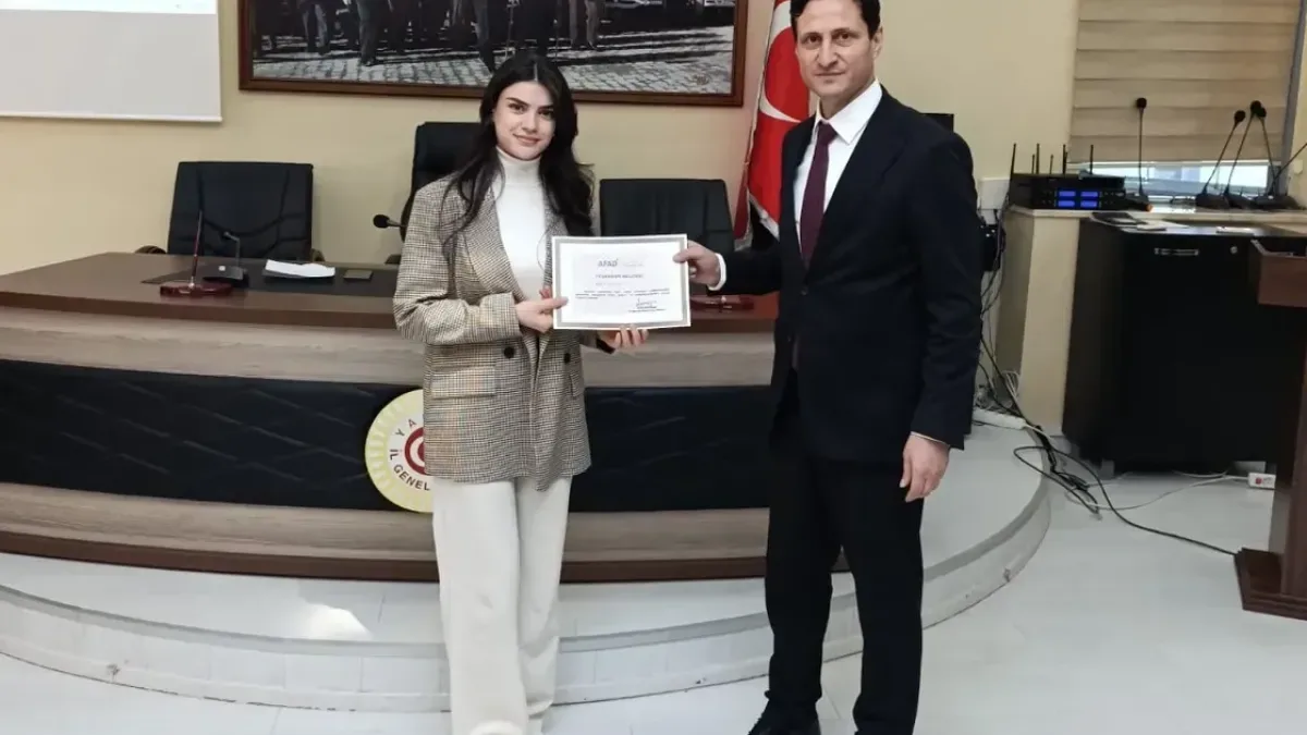 Yalova'da Yapı Envanteri Çalışmalarında Görev Alan Ekiplere Teşekkür ve Afet Çantası Yalova'da Yapı Envanteri Çalışmalarında Görev Alan Ekiplere Teşekkür ve Afet Çantası