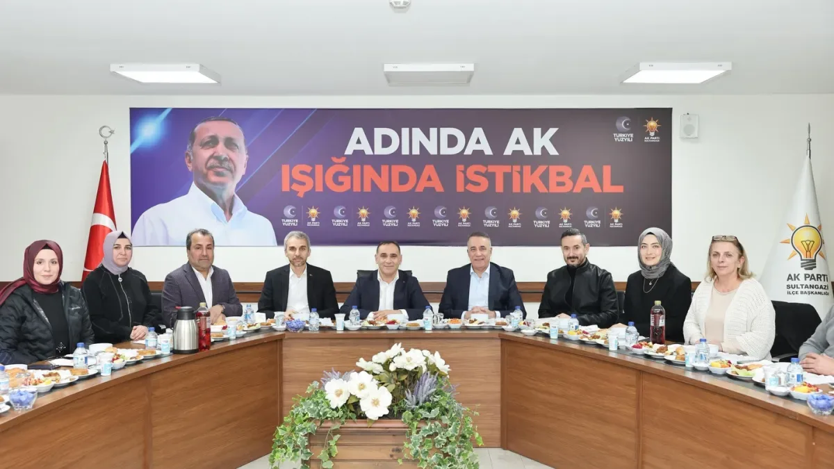 Sultangazi'de Ramazan Birlikteliği: Başkan Dursun AK Parti İlçe Yönetimi ile İftarda Buluştu Sultangazi'de Ramazan Birlikteliği: Başkan Dursun AK Parti İlçe Yönetimi ile İftarda Buluştu