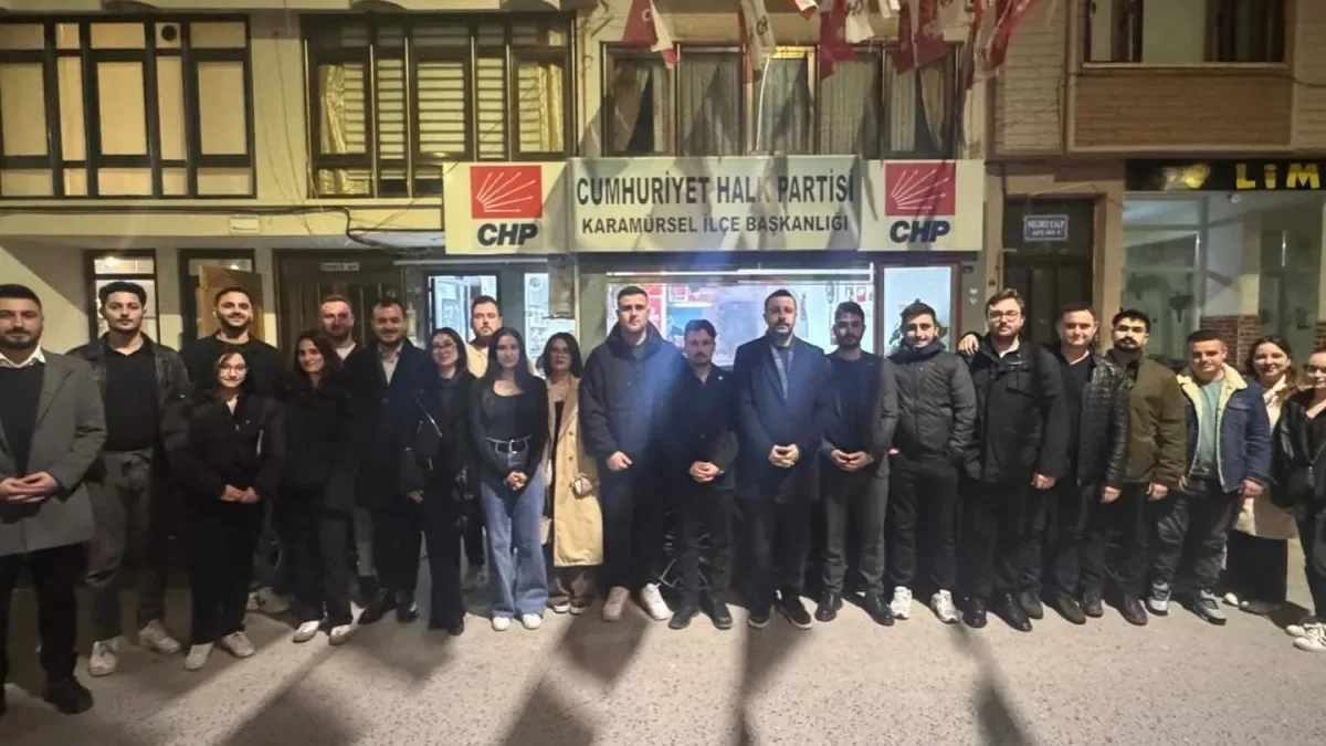 CHP Karamürsel Gençlik Kolları İftar Sofrasında Buluştu: Dayanışma ve Kardeşlik Vurgusu CHP Karamürsel Gençlik Kolları İftar Sofrasında Buluştu: Dayanışma ve Kardeşlik Vurgusu