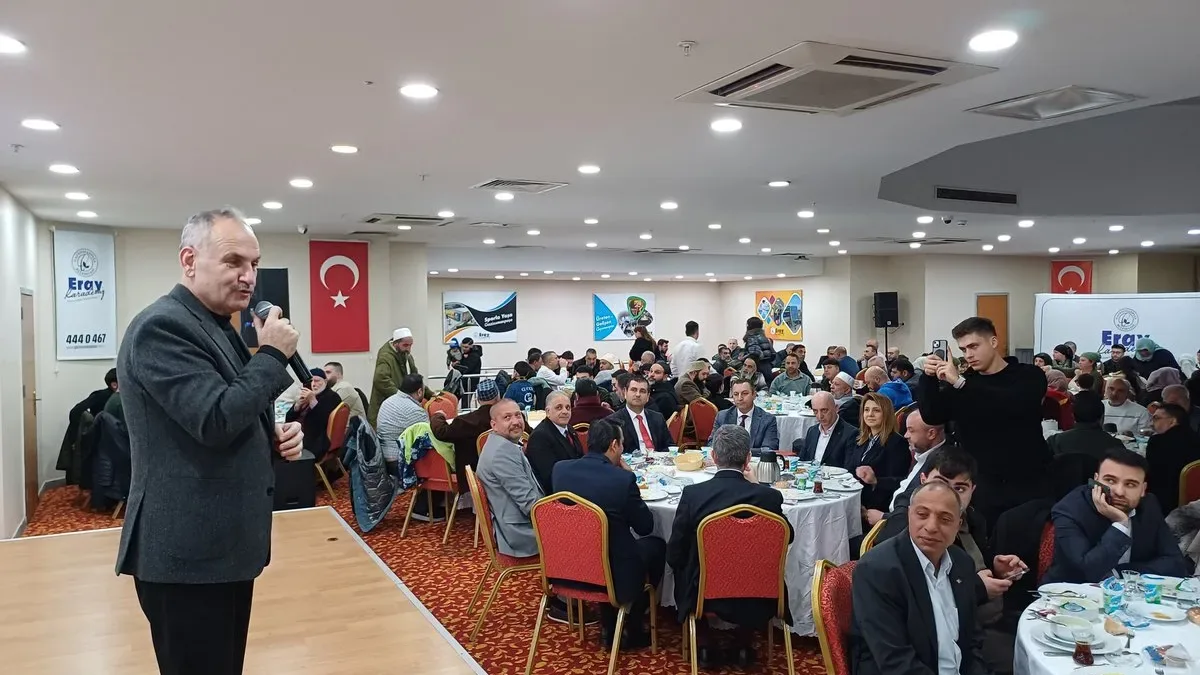 Gaziosmanpaşa'da Roman Vatandaşlar İçin Ramazan Sofrası Kuruldu: Vali Yardımcısı ve Kaymakam Katıldı Gaziosmanpaşa'da Roman Vatandaşlar İçin Ramazan Sofrası Kuruldu: Vali Yardımcısı ve Kaymakam Katıldı