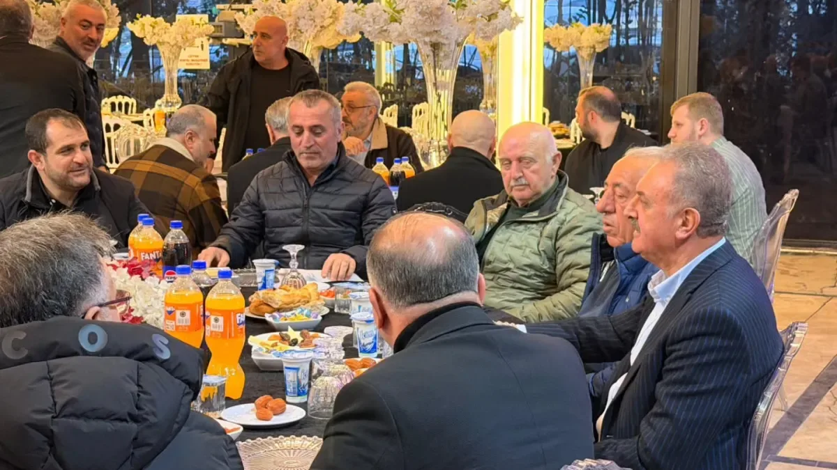 CHP'li Nail Çiler Sarıtoprak Ailesi'nin İftarında: Kocaeli'de Birlik Mesajı CHP'li Nail Çiler Sarıtoprak Ailesi'nin İftarında: Kocaeli'de Birlik Mesajı