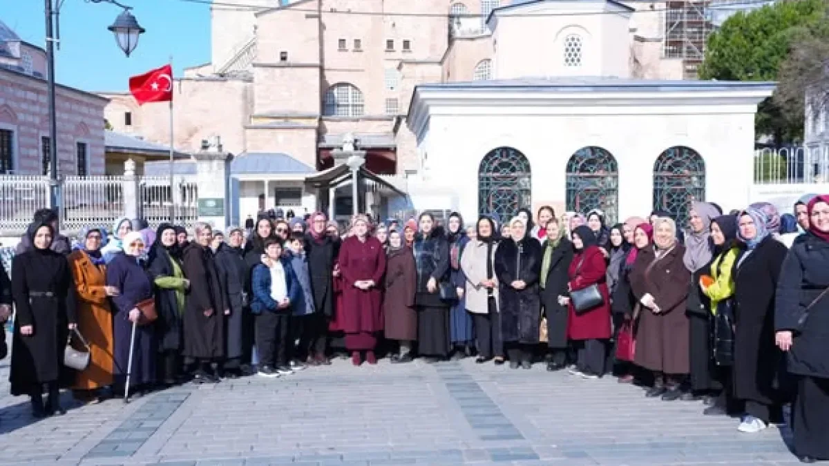Ak Parti Bursa Milletvekili Emel Gözükara Durmaz ve Ayasofya-i Kebir Cami-i Şerifi Ak Parti Bursa Milletvekili Emel Gözükara Durmaz ve Ayasofya-i Kebir Cami-i Şerifi